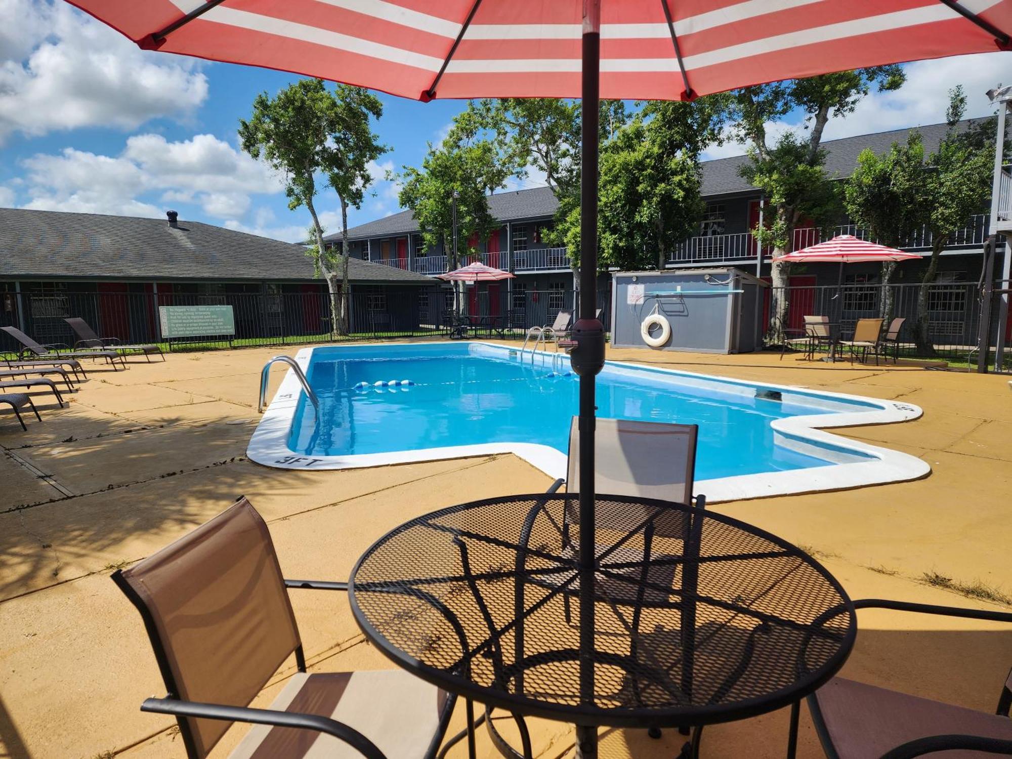 Red Carpet Inn - Houma Zewnętrze zdjęcie